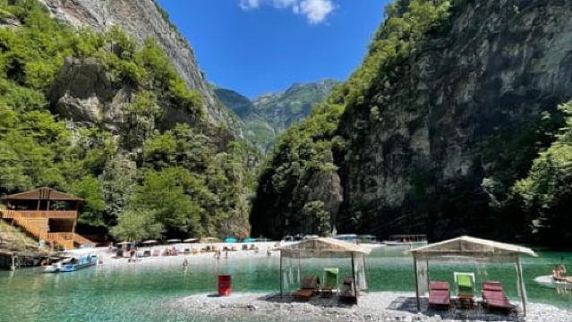 Escursione di un giorno al Lago di Koman e al Fiume Shala