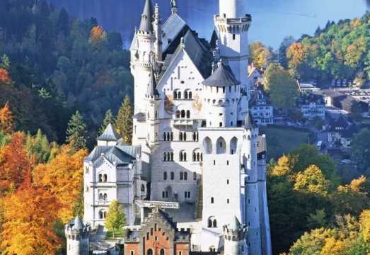 1-day tour to Neuschwanstein Castle and Linderhof Palace from Munich / Customizable itinerary