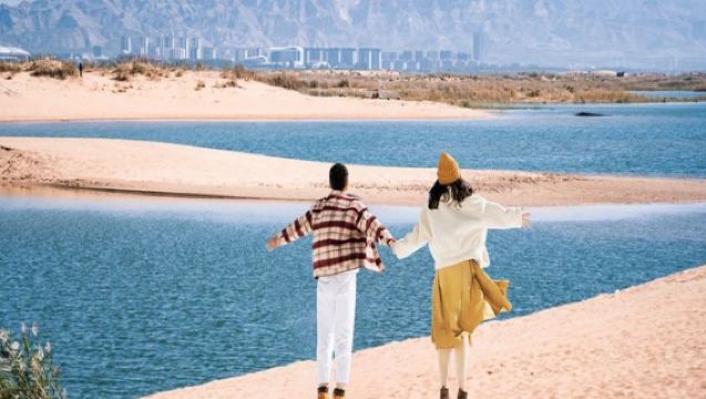 銀川起止內蒙古烏海湖+拉僧廟+甘德爾山純玩一日遊