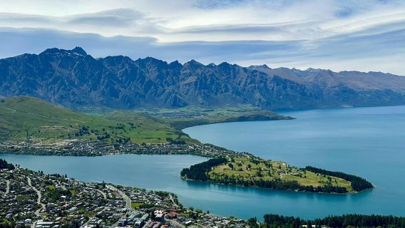 Teleférico Skyline de Queenstown con buffet Stratosfare en la cima | Asientos preferentes junto a la ventana, incluye teleférico de ida y vuelta [Posibilidad de añadir Luge y tobogán Vortex]