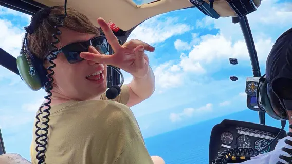 Sanya luksusyacht til havs i 3 timer + helikopterudflugt over havet på 3 km (højklasse oplevelse på land, vand og i luften)