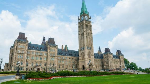 Ottawa: Small-Group Tour with Rideau Canal Cruise