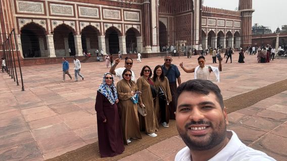 Lawatan Persendirian Sepanjang Hari Delhi dengan Menunggang Rickshaw + Kereta, Pemandu + Pemandu Pelancong
