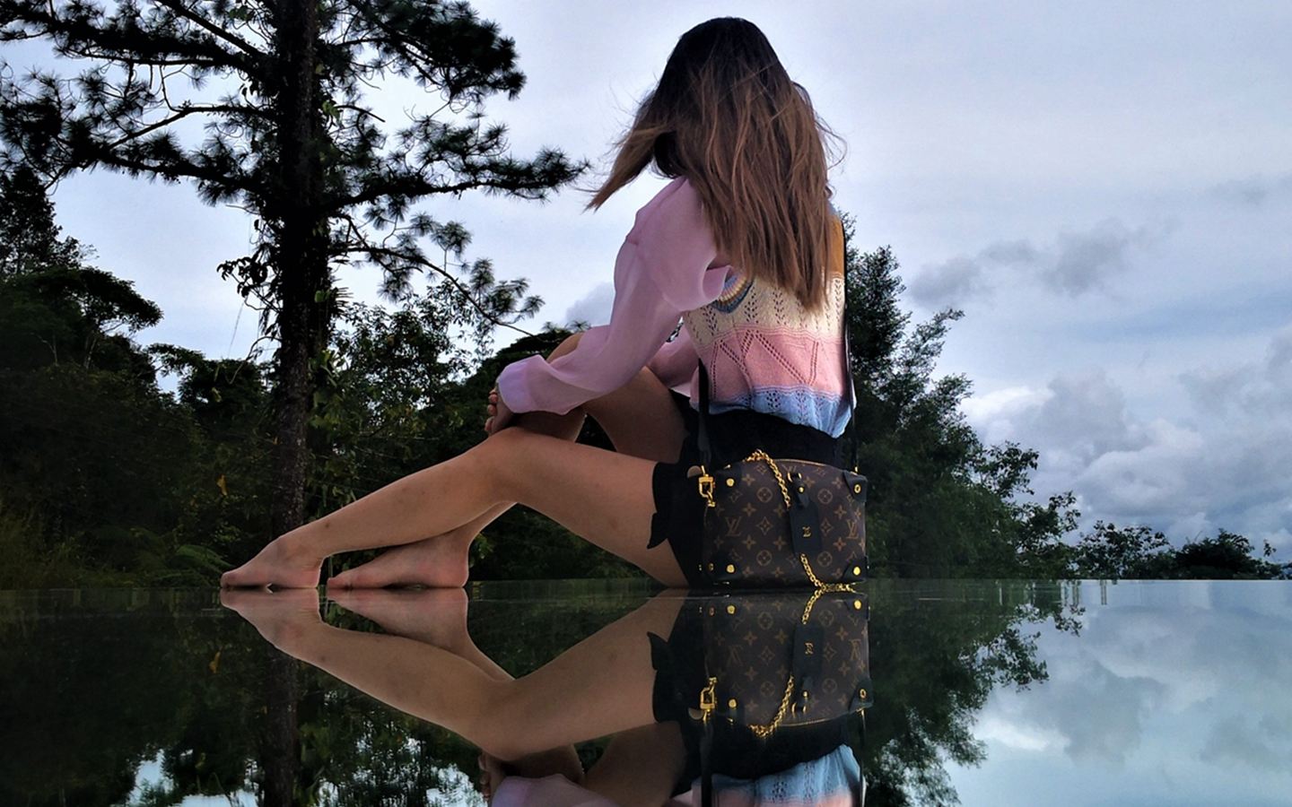 Sabah 1-Day Relaxing Tour: Sky Mirror, Sosodikon Hill, Desa Cow Farm & Mt. Kinabalu