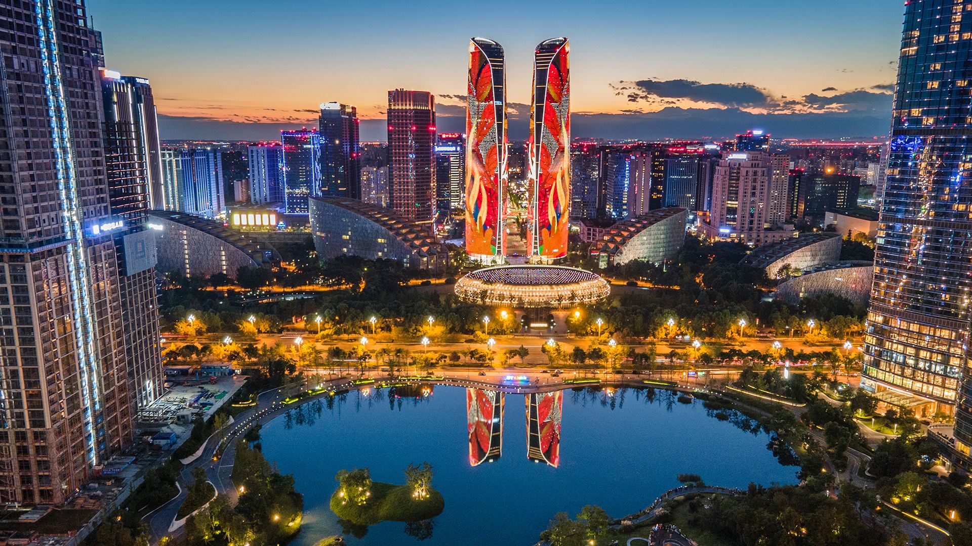 Chengdu Tianfu Square, Chunxi Road + Yulin Street + Tianfu Twin Tower private day tour (including lunch)