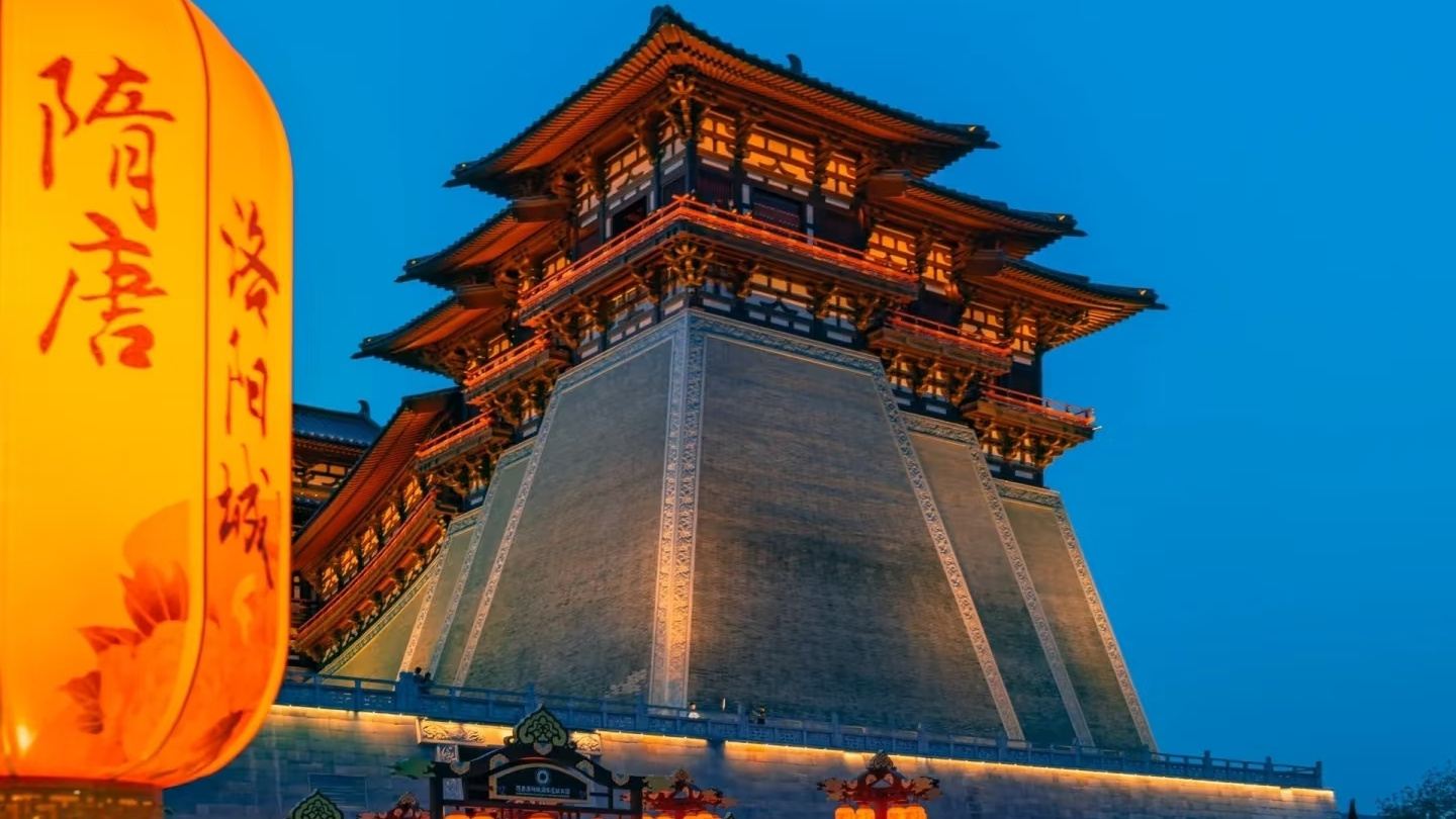 Luoyang, Henan Foreign Language Guide: Admire Millennia-Old Stone Carvings at the Grottoes, Overlook Luoyang City from Mingtang And Tiantang EA