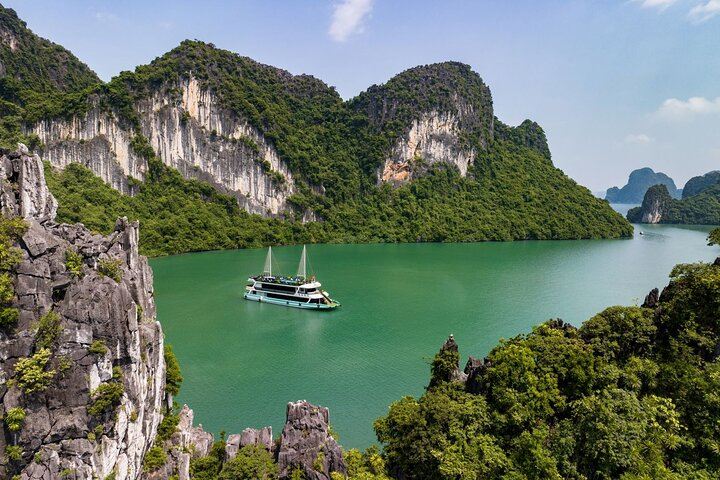 Best Price Halong 5 Star Day Cruise Buffet, Pool ,Sunset party