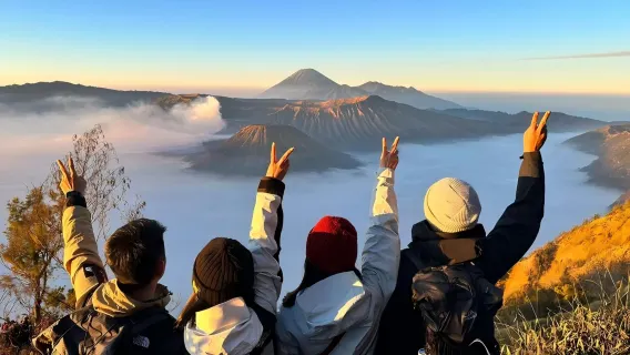 Excursión al amanecer en el Monte Bromo, Indonesia|Excursión en jeep y senderismo por el cráter