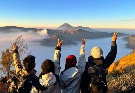 Mt Bromo sunrise tour in Indonesia|Jeep safari and crater hiking
