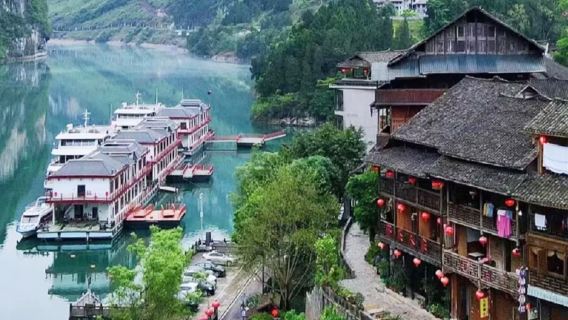 【2-8人純玩小團】九黎城+烏江畫廊+龔灘古鎮一日遊