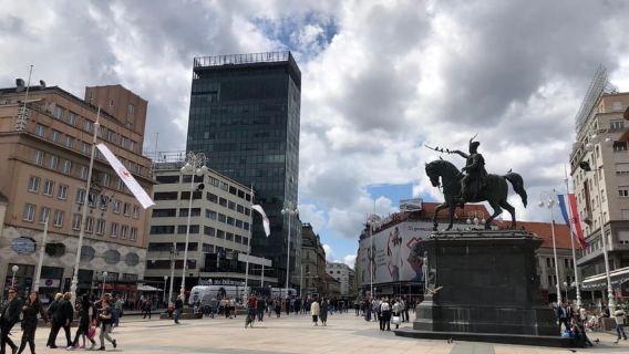 Zagreb: Recorrido a pie por la ciudad y los túneles de la Segunda Guerra Mundial