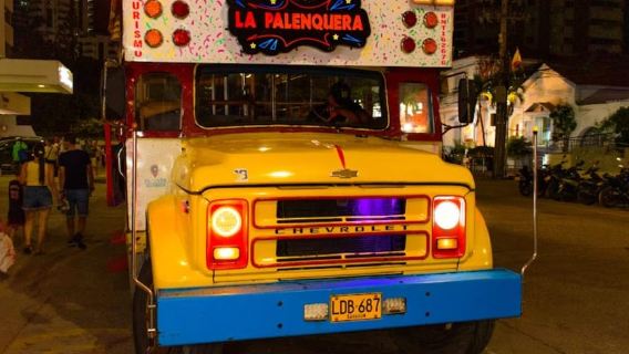 CARTAGENA: ¡Únete a nosotros para una súper fiesta en una chiva típica con animador durante 2 horas y discoteca!