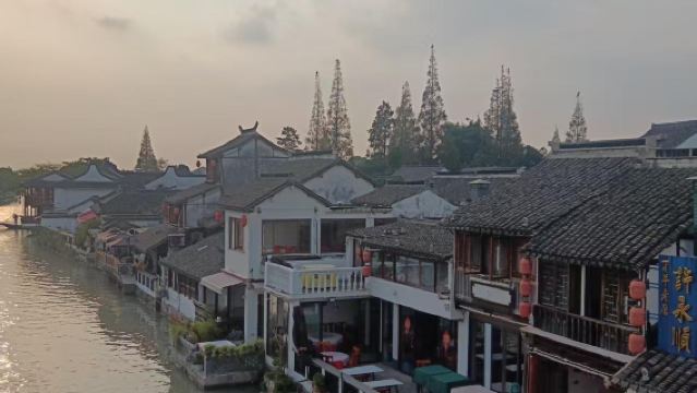 Однодневный тур в Шанхайский кинопарк + древний город Чжуцзяцзяо [Возрождение старых воспоминаний + посещение тысячелетнего города]