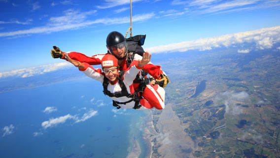 紐西蘭羅托魯瓦+陶波跳傘/釣魚/滑水【自費】+波里尼西亞溫泉