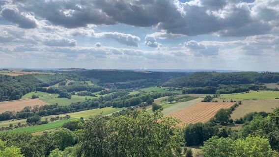 印度尼西亞 雅加達 山頂 旅遊導遊 翻譯 自由旅行（可私人定制）