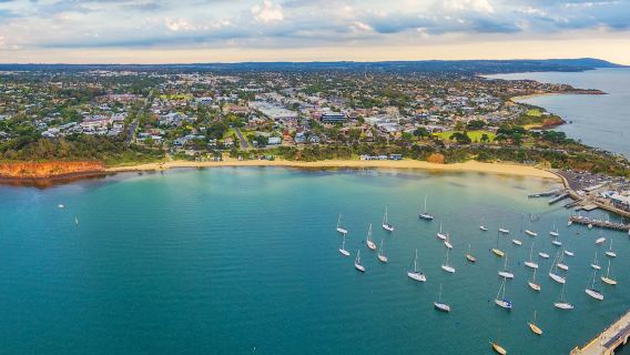 Mornington Peninsula: Day Tour + Gondola Ride + Lunch + Wine & Chocolate Tasting