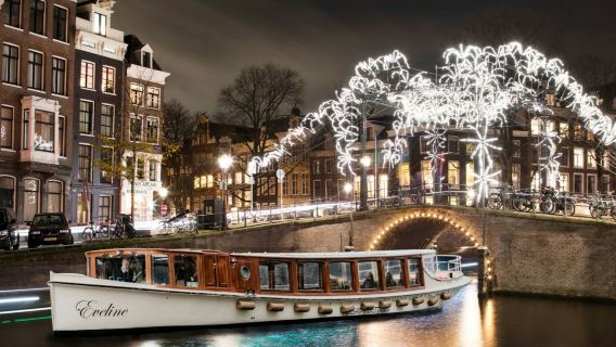 Amsterdam Light Festival: Saloon Boat Cruise + Optional Unlimited Drinks