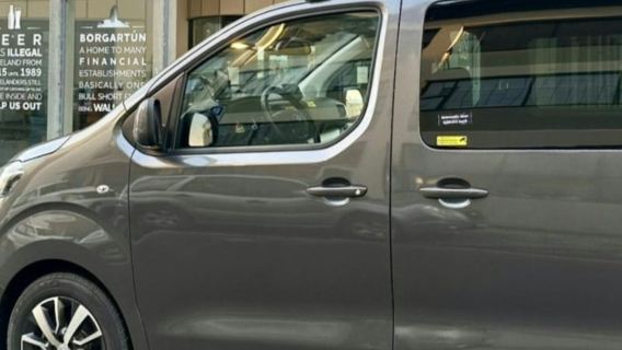 Skarfabakki Cruise Terminal: One-way Private Transfer from Keflavík Airport