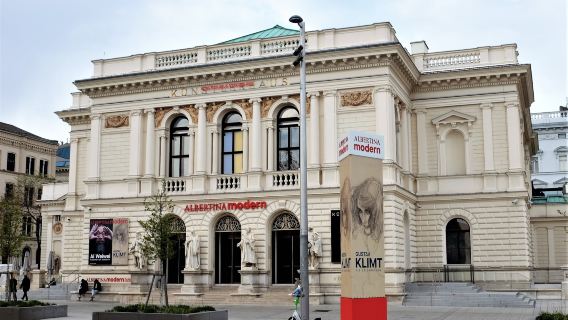 Museo Albertina + Palacio de Schönbrunn + Viena + Museo de Maquinaria Industrial [Itinerario ajustable]