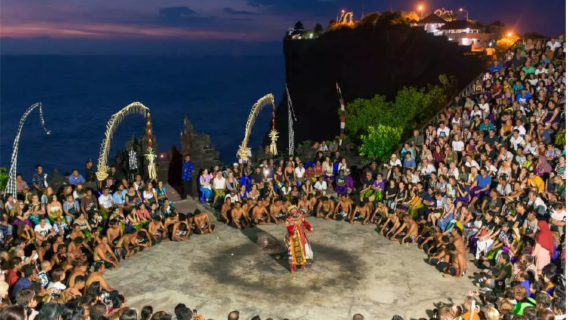 バリ島火舞ショー（伝統ケチャ舞踊+断崖の海景色+炎のダンス インドネシア人文風）