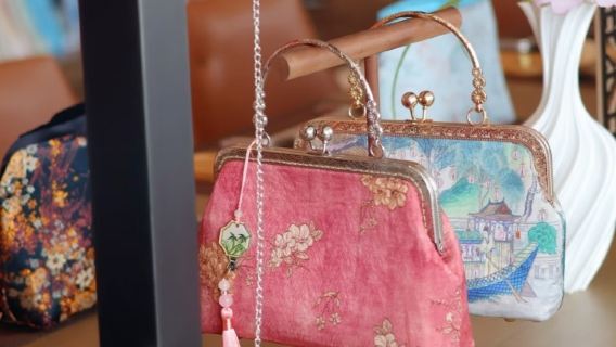 Hangzhou - Vintage Chinese Frame Purse Workshop: Craft Your Retro Accessory