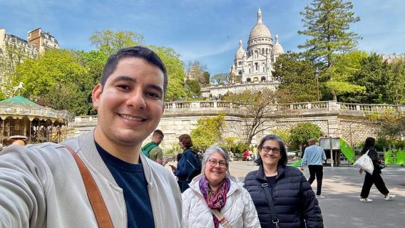 Guia brasileiro e historiador em Montmartre