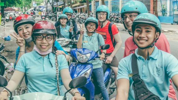 Jinete femenina|Recorrido en moto por la ciudad de Ho Chi Minh con Saigon Adventure