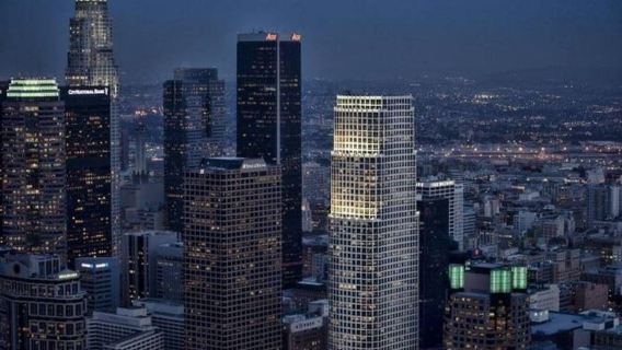 Burbank: 1-stündiger privater romantischer Helikopterflug bei Sonnenuntergang