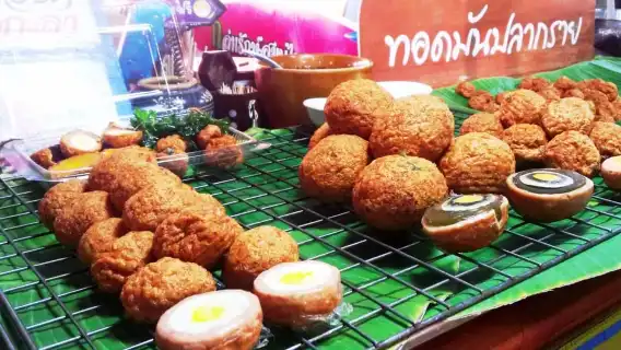 從曼谷出發：北柳府之旅和邦巴功河遊船