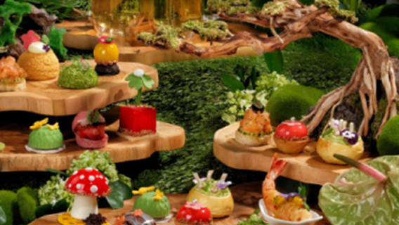 Nachmittagstee im tropischen Wald im Padma Legian Resort