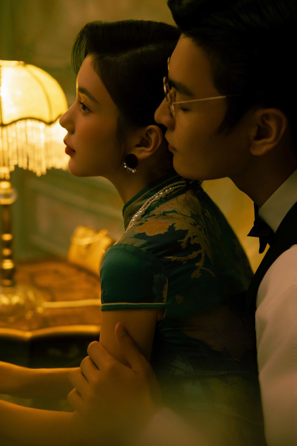 Wuhai multilingual guide services, private charter, customized travel planning, business accompaniment, and professional photography documentation.