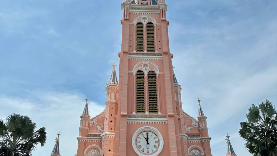 Ho Chi Minh City 1-day tour + Independence Palace + Notre Dame Cathedral of Saigon + Central Post Office + Saigon River