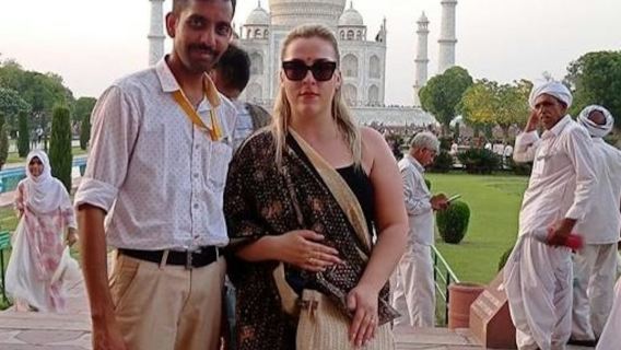 Agra: Guided Tour + Roundtrip Transfer