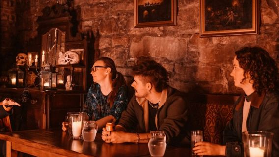 Edinburgh: Avondrondleiding met Geesten en Gruwelen + Drankje