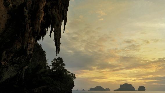 Krabi: Railay Beach Sunset & Bioluminescent Plankton Swim