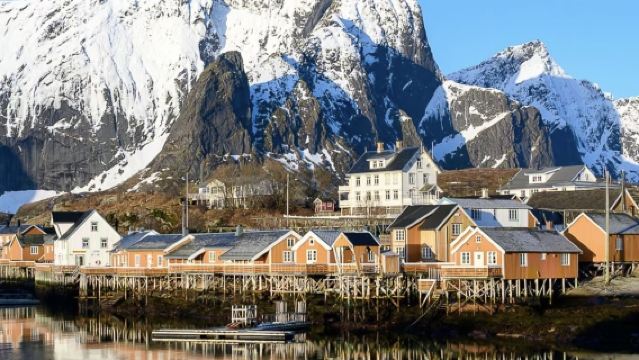 【中文包車】挪威斯沃爾維爾-羅弗敦羣島-追光之旅|可更改行程