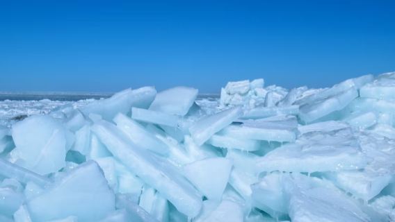 Optional Small Group Pick-up Service · Laji Mountain Sunrise + Qinghai Lake Blue Ice + Riyue Mountains (Sun and Moon Mountains) 1-day Tour