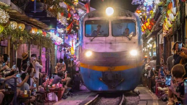 Hanoi City 1-day Tour with Private Charter: Customizable Attractions + Private Group + Dedicated Transfers + Optional Guide