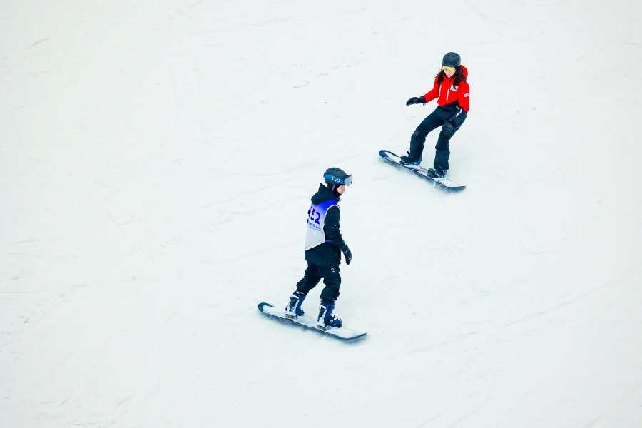 (Restoran Western Blossom) Sarapan prasmanan untuk dua orang + Tiket ski tanpa batas waktu untuk dua