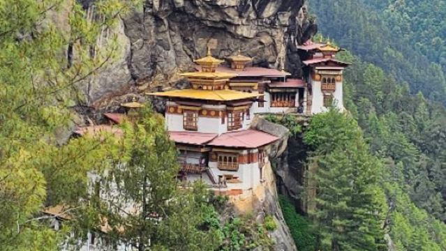 Incredible 9-day Bhutan Tour