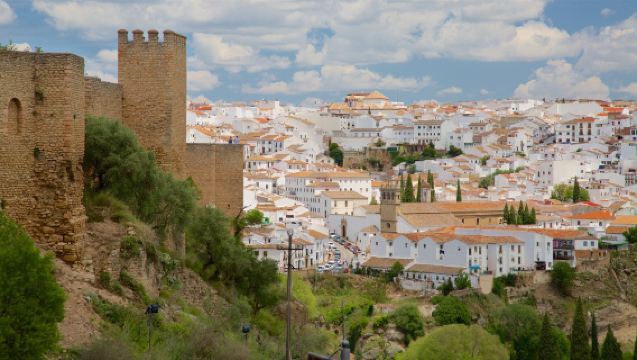 西班牙塞維利亞來回：龍達懸崖小鎮+鬥牛場 中文定制包車10H