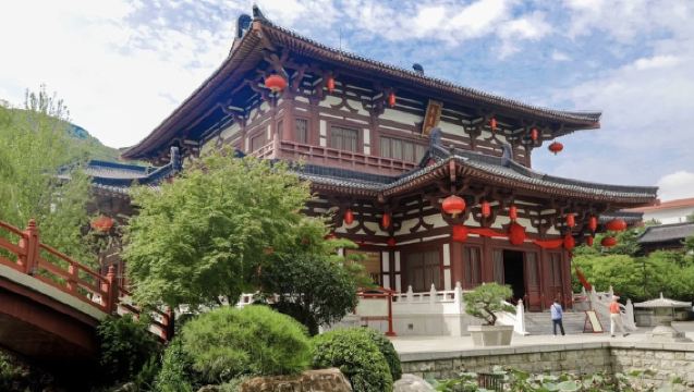 中國西安：中英俄等多語種 專業導遊｜旅遊陪同｜商務陪同拜訪｜專業翻譯｜展會翻譯｜行程規劃定制