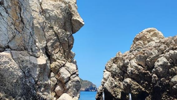 Taormina: Isola Bella and Grotta Azzurra by boat with snorkeling and a swim stop