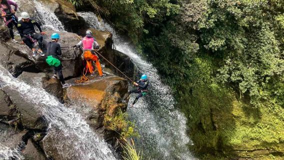 Baños de Agua Santa: Canyoning in Chamana waterfalls