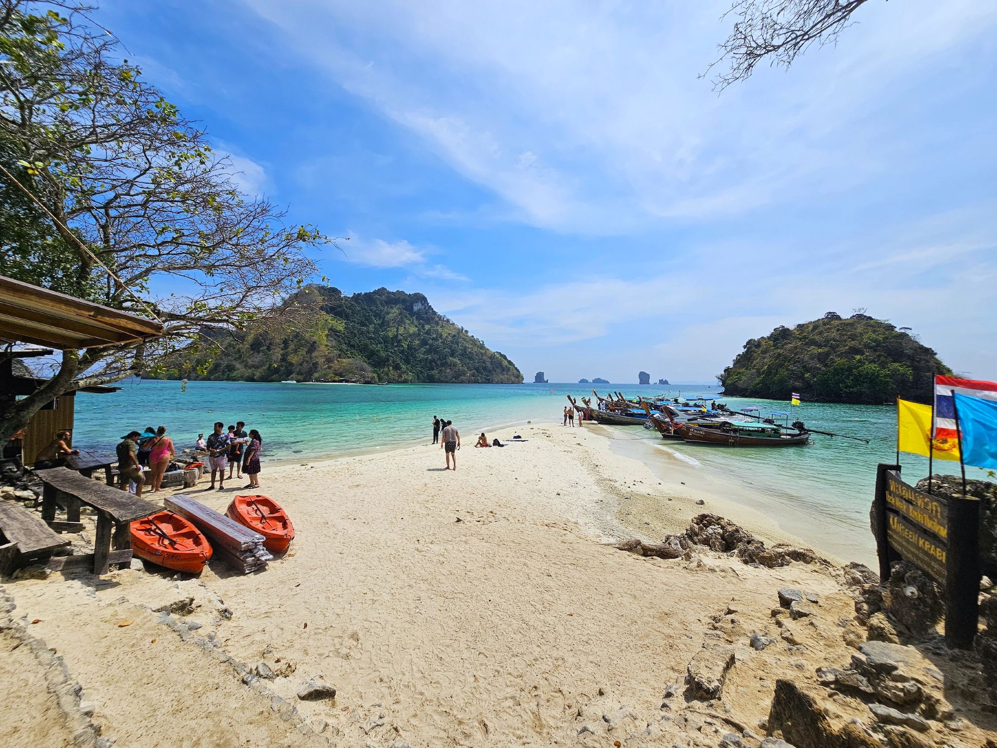 Krabi/Ao Nang: Early Bird Speedboat Tour to Phi Phi Island + Bamboo Island + 4 Islands and Snorkel