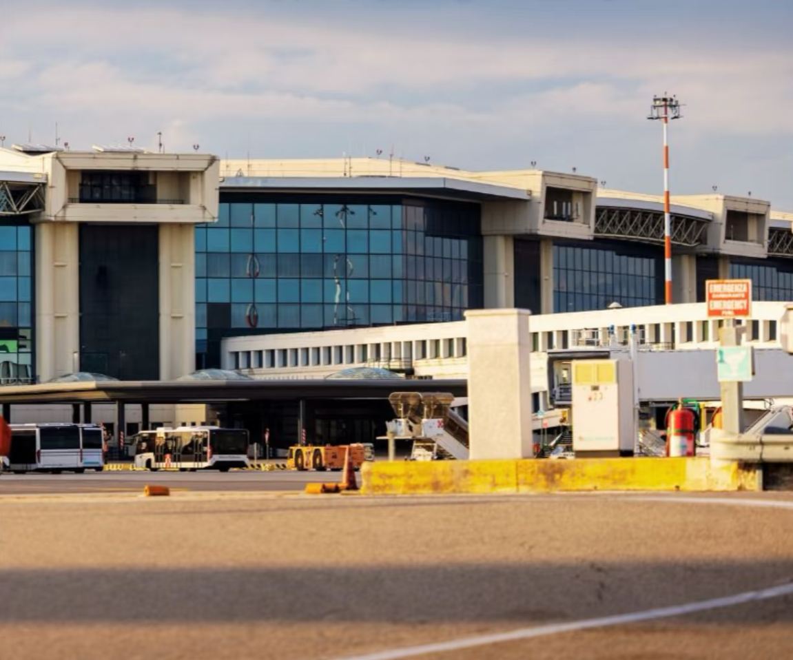 米蘭馬爾彭薩機場接/送機-單程｜米蘭來回機場+遊玩包車