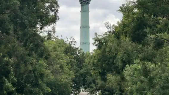 法國巴黎聖心堂+羅浮宮+杜樂麗花園+協和廣場+凱旋門一日遊