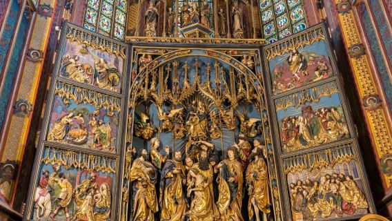 Old Town & St. Mary's Basilica Krakow: Entry Ticket + Guided Tour