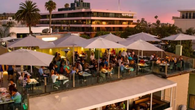 Khidmat angkut lapangan terbang 24 jam dengan kereta peribadi di Los Angeles/New York/San Francisco dan bandar-bandar utama lain di Amerika Syarikat