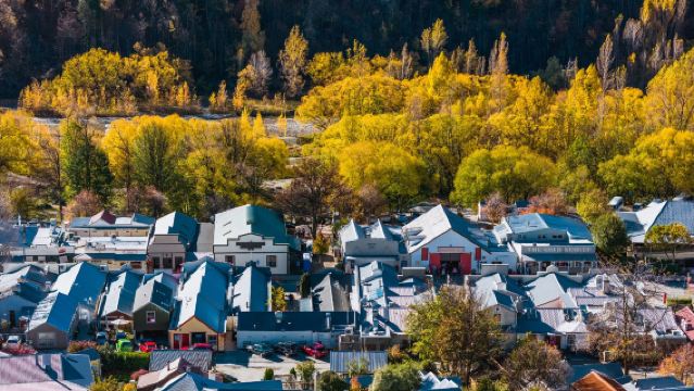 Queenstown - Arrowtown - Tasik Wanaka lawatan sewa peribadi menikmati pemandangan tasik dan musim luruh